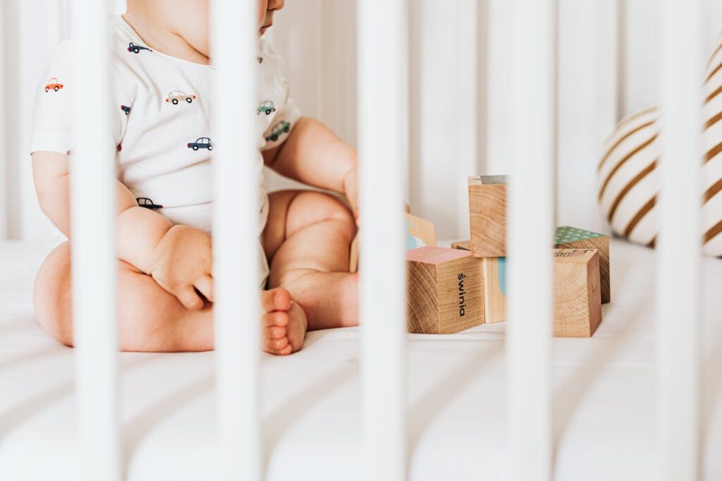 Preparar la habitación del bebé: Consejos para una cuna segura